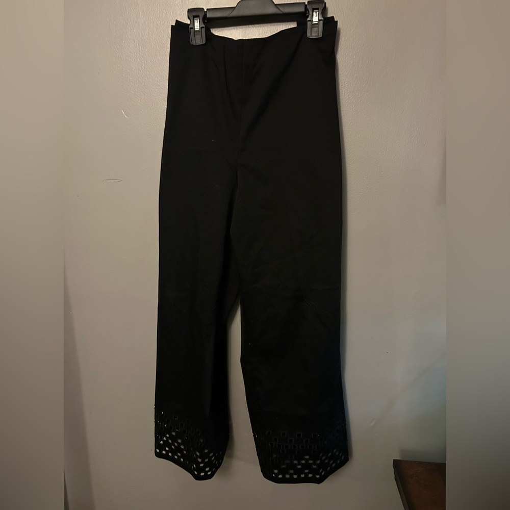 Jones New York Pants - Signature Stretch Black Eyelet Cuffs Capri Size 16 - Picture 1 of 9